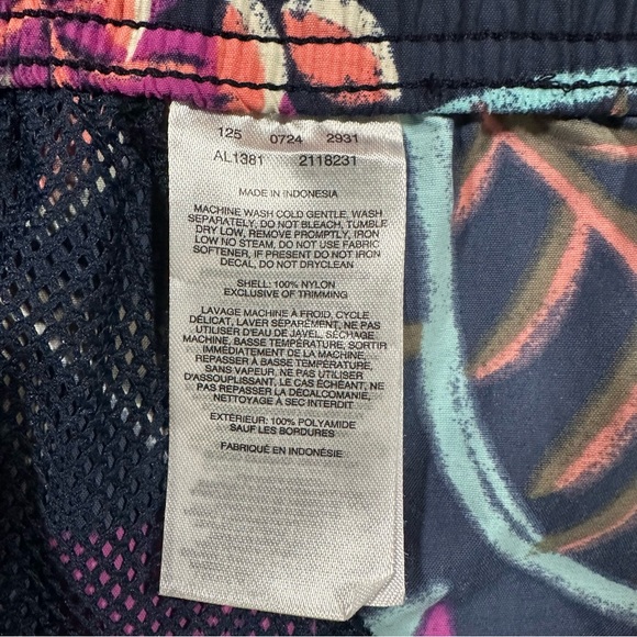 Columbia Womens Floral Print Navy Athletic Shorts Size Medium Lightweight Active - Picture 3 of 5